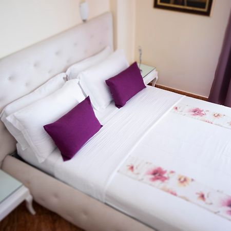Hotel Oasis Sarandë Eksteriør bilde