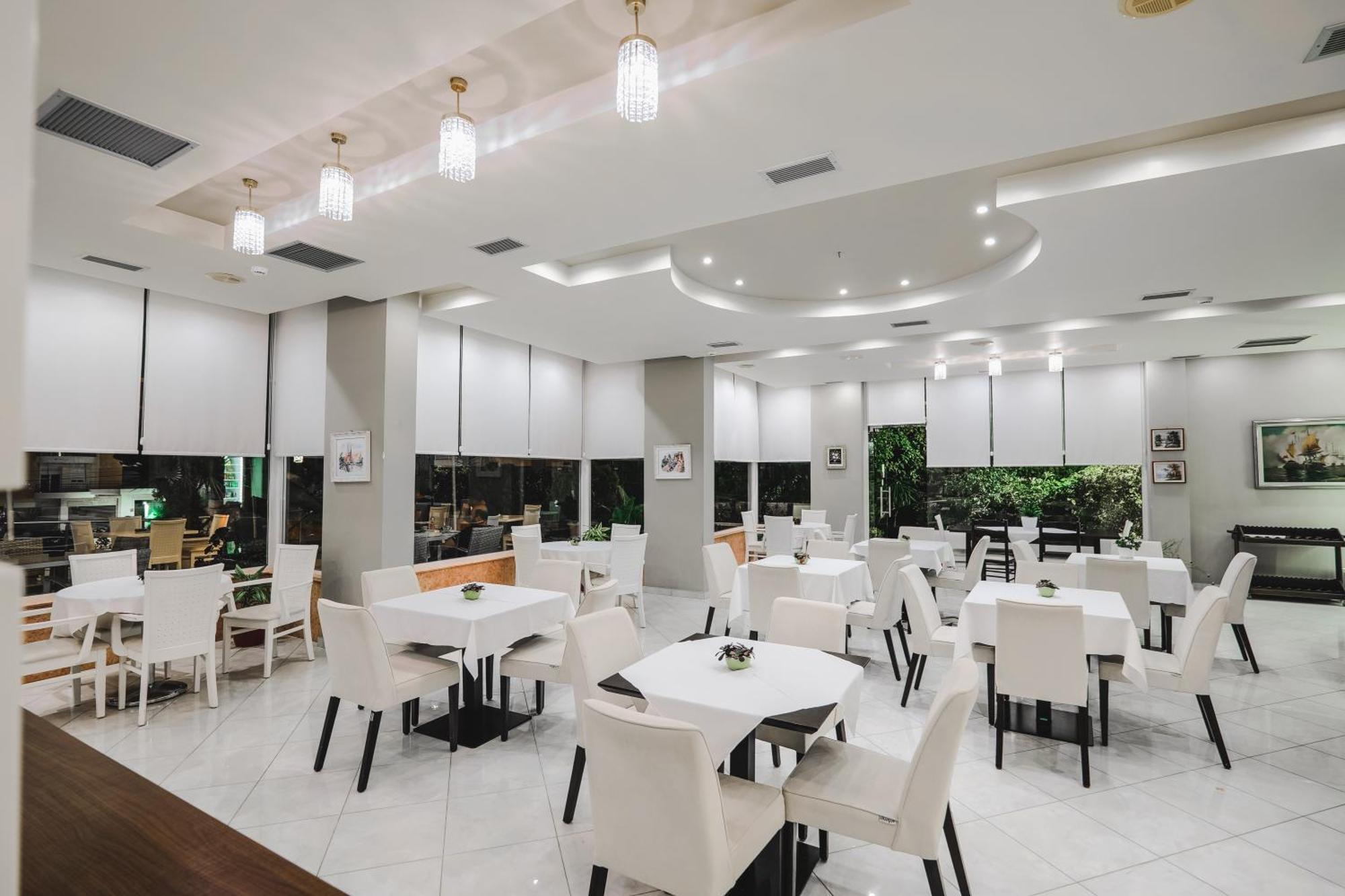 Hotel Oasis Sarandë Eksteriør bilde