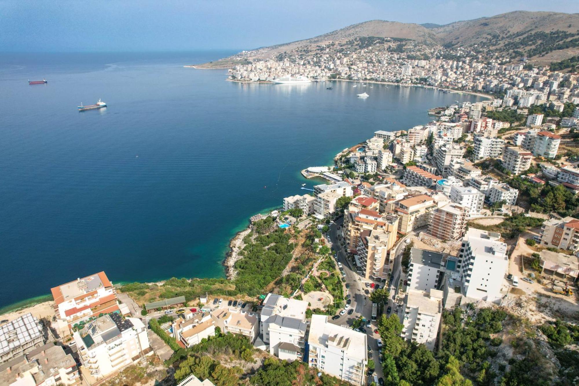 Hotel Oasis Sarandë Eksteriør bilde