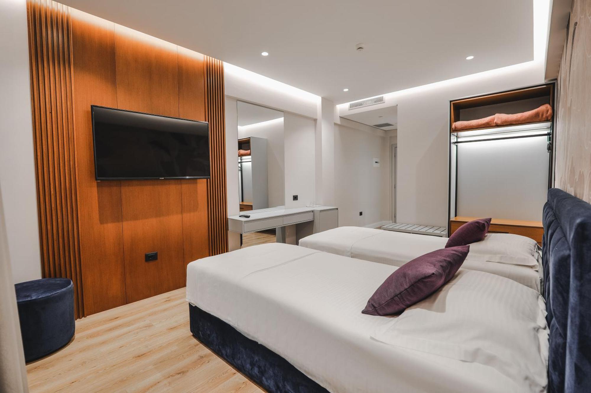 Hotel Oasis Sarandë Eksteriør bilde
