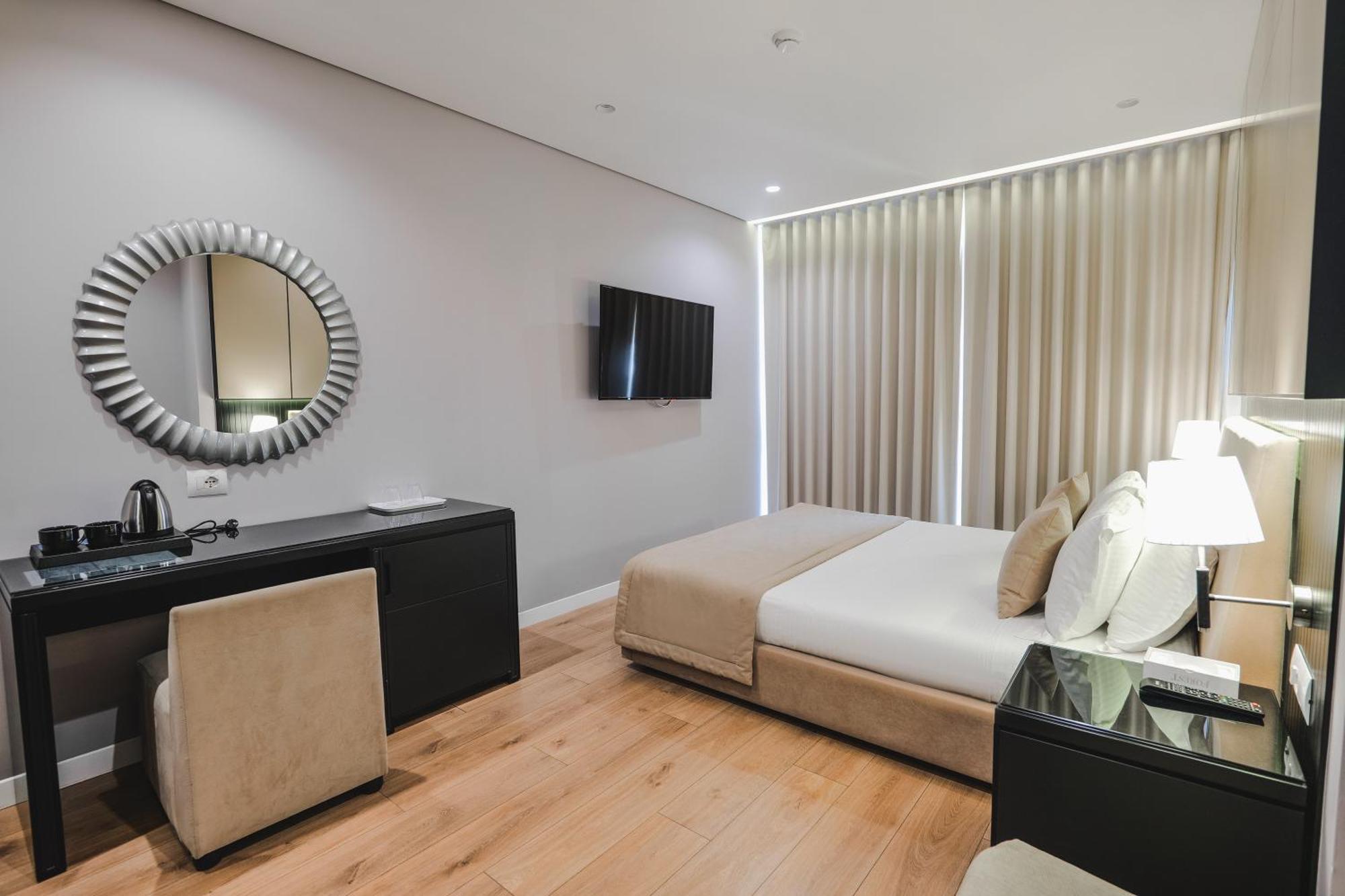 Hotel Oasis Sarandë Eksteriør bilde