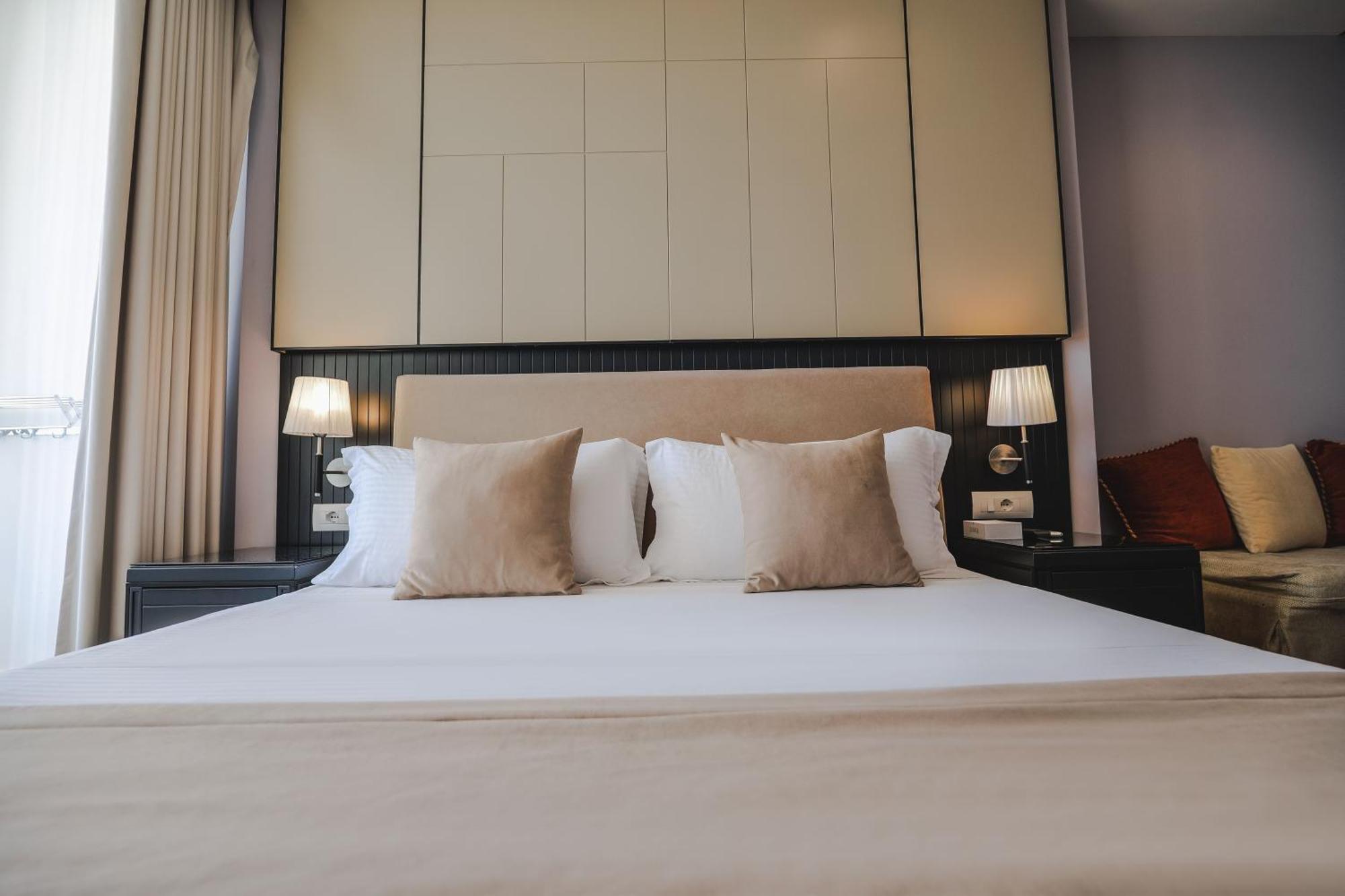 Hotel Oasis Sarandë Eksteriør bilde