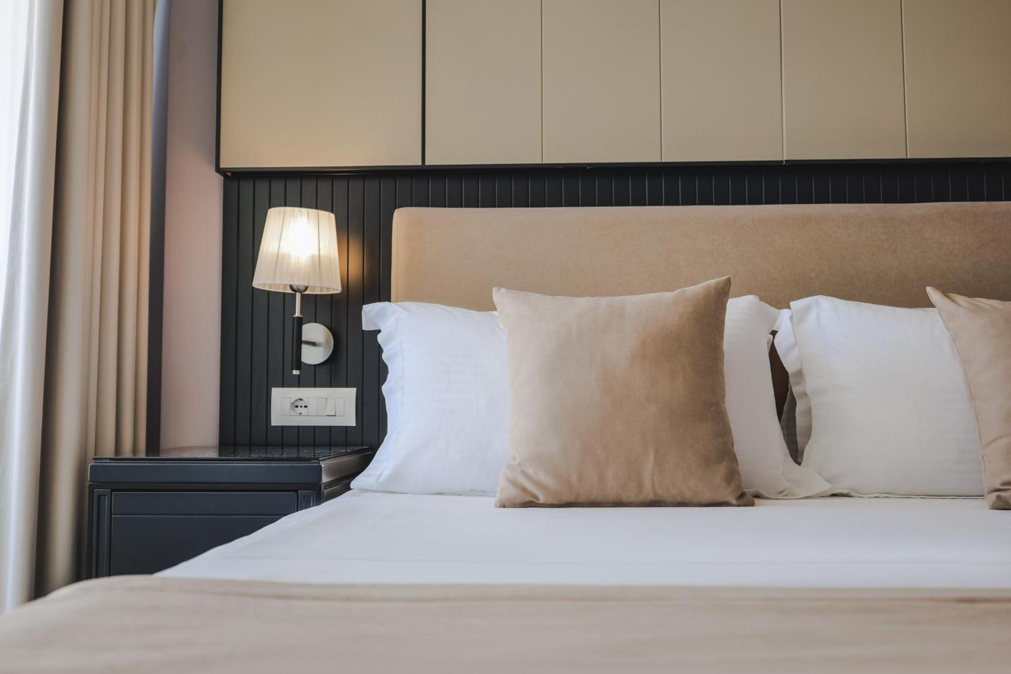 Hotel Oasis Sarandë Eksteriør bilde