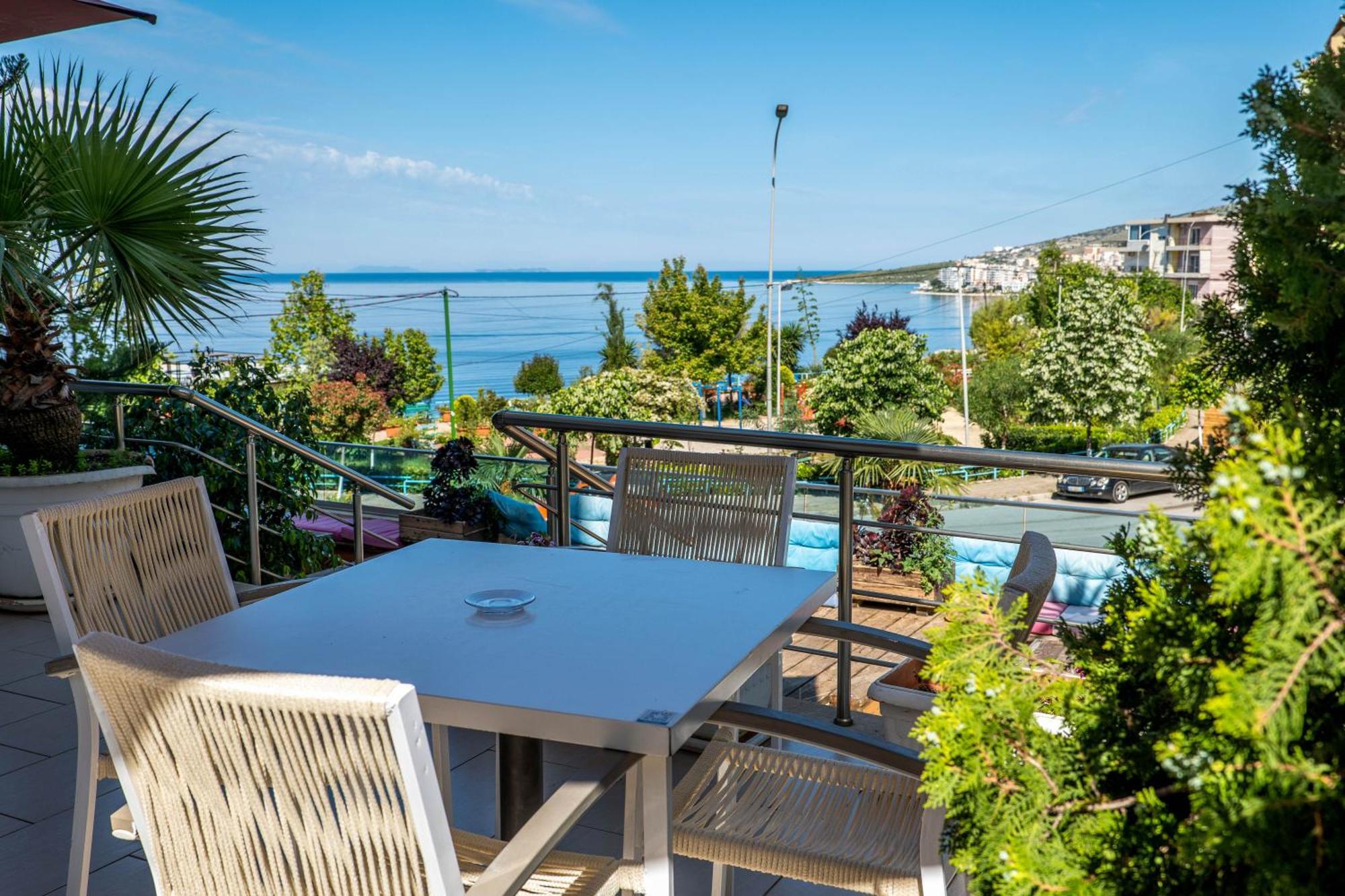 Hotel Oasis Sarandë Eksteriør bilde