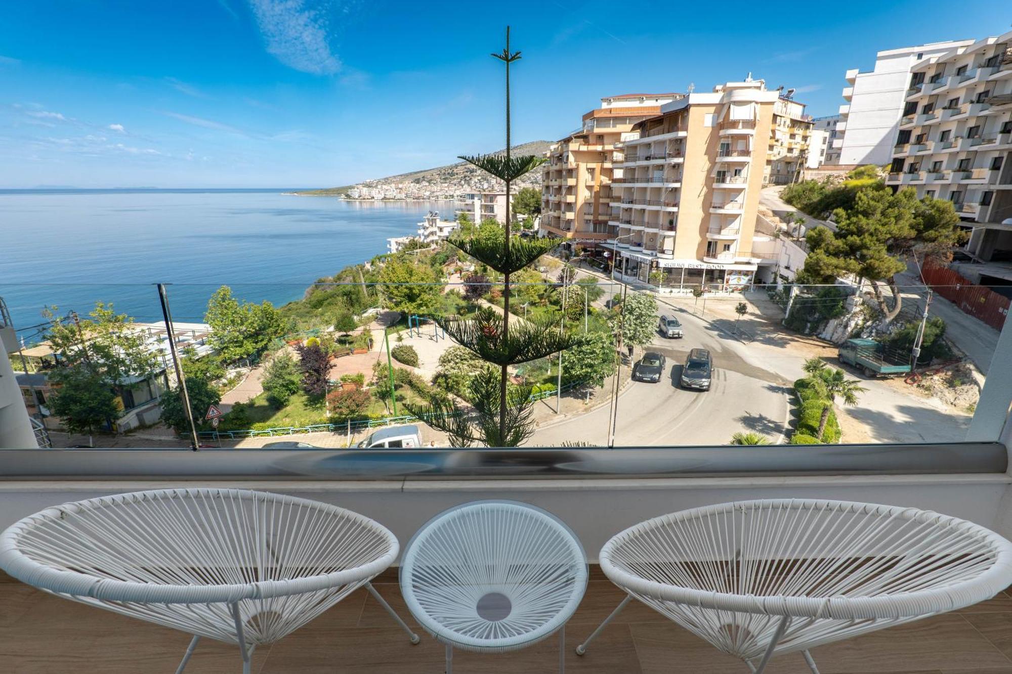 Hotel Oasis Sarandë Eksteriør bilde