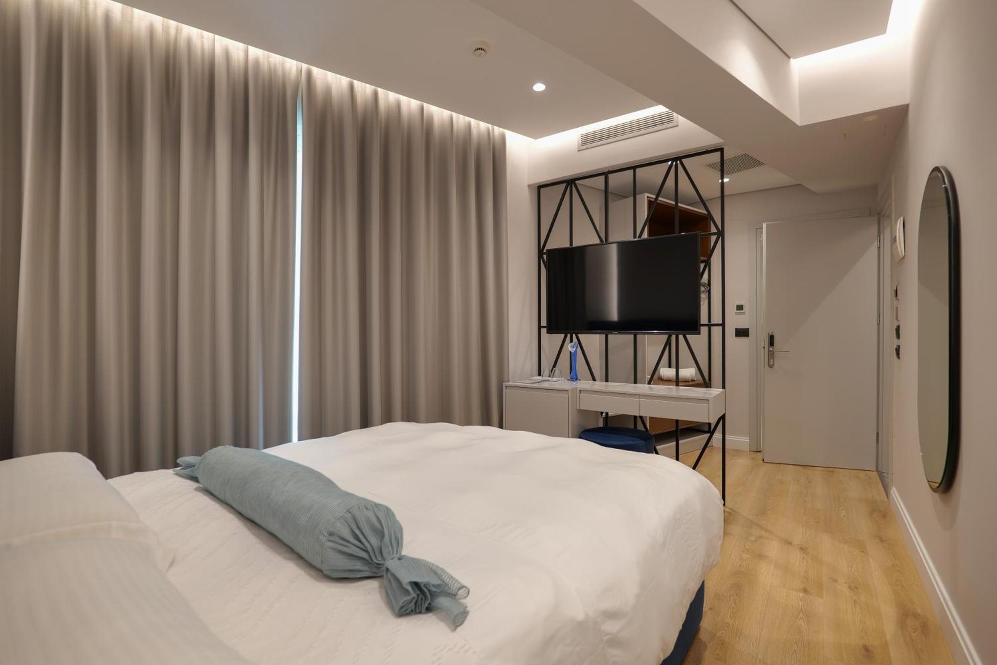 Hotel Oasis Sarandë Eksteriør bilde